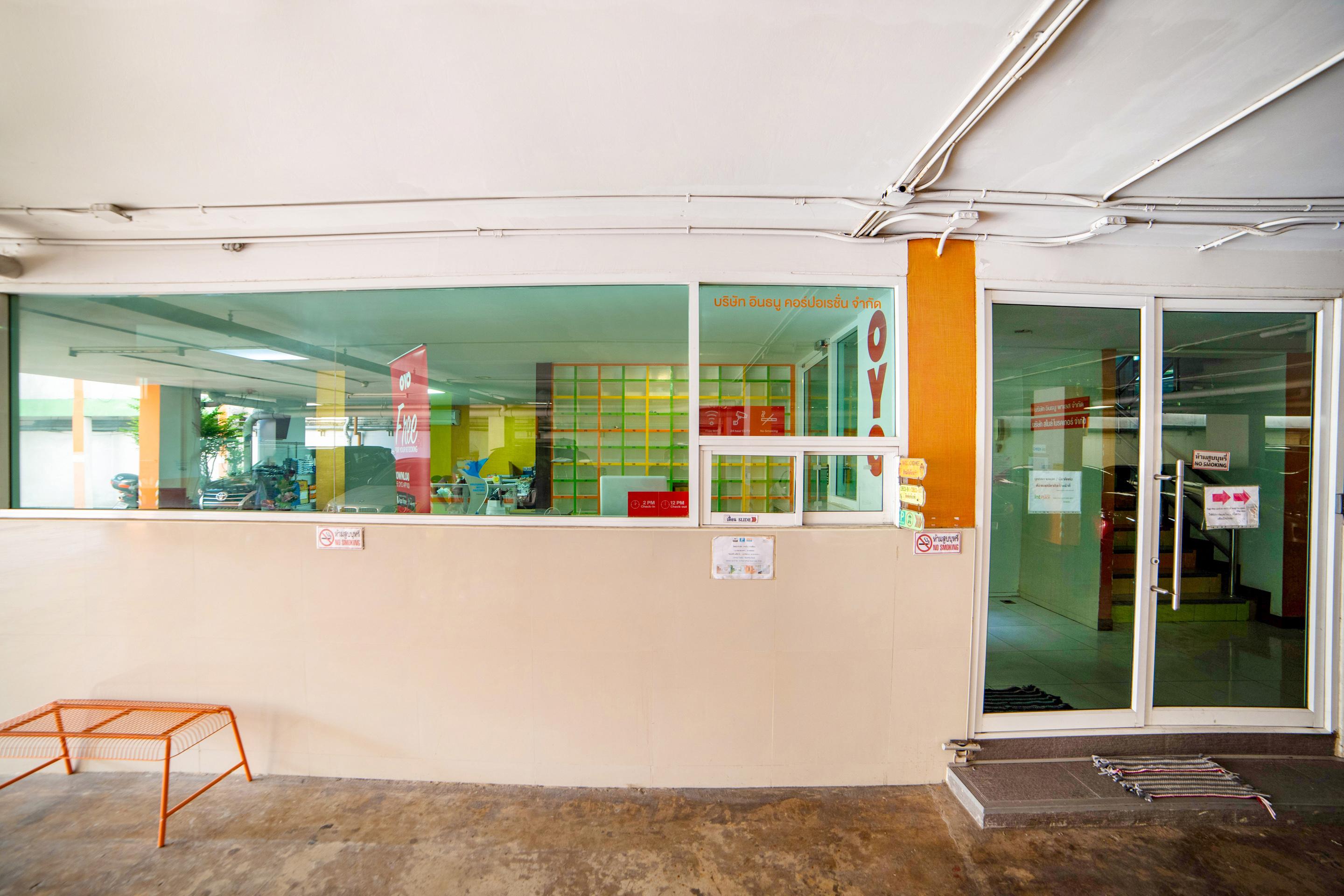 Oyo 460 Int Place Banguecoque Exterior foto