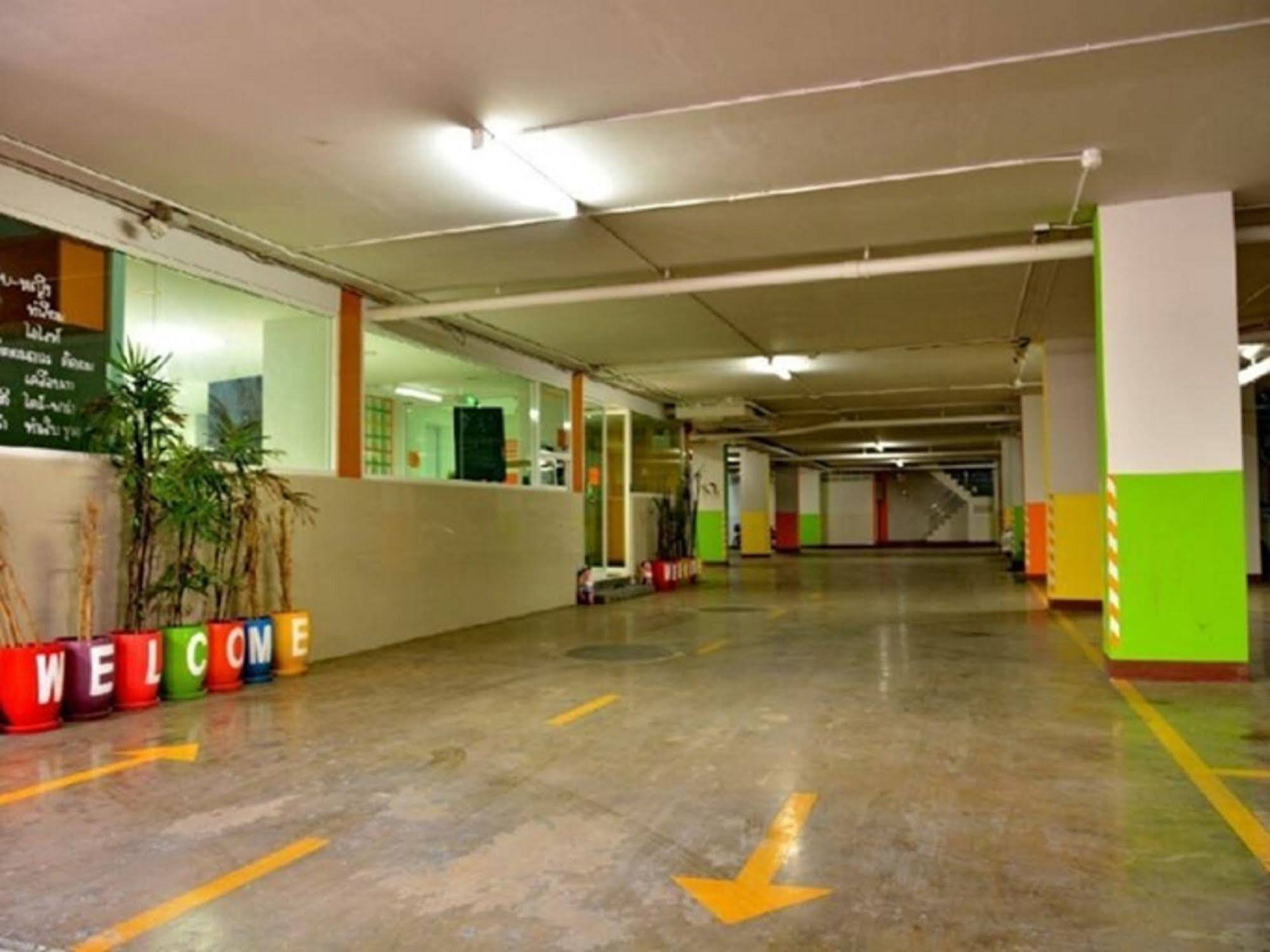 Oyo 460 Int Place Banguecoque Exterior foto