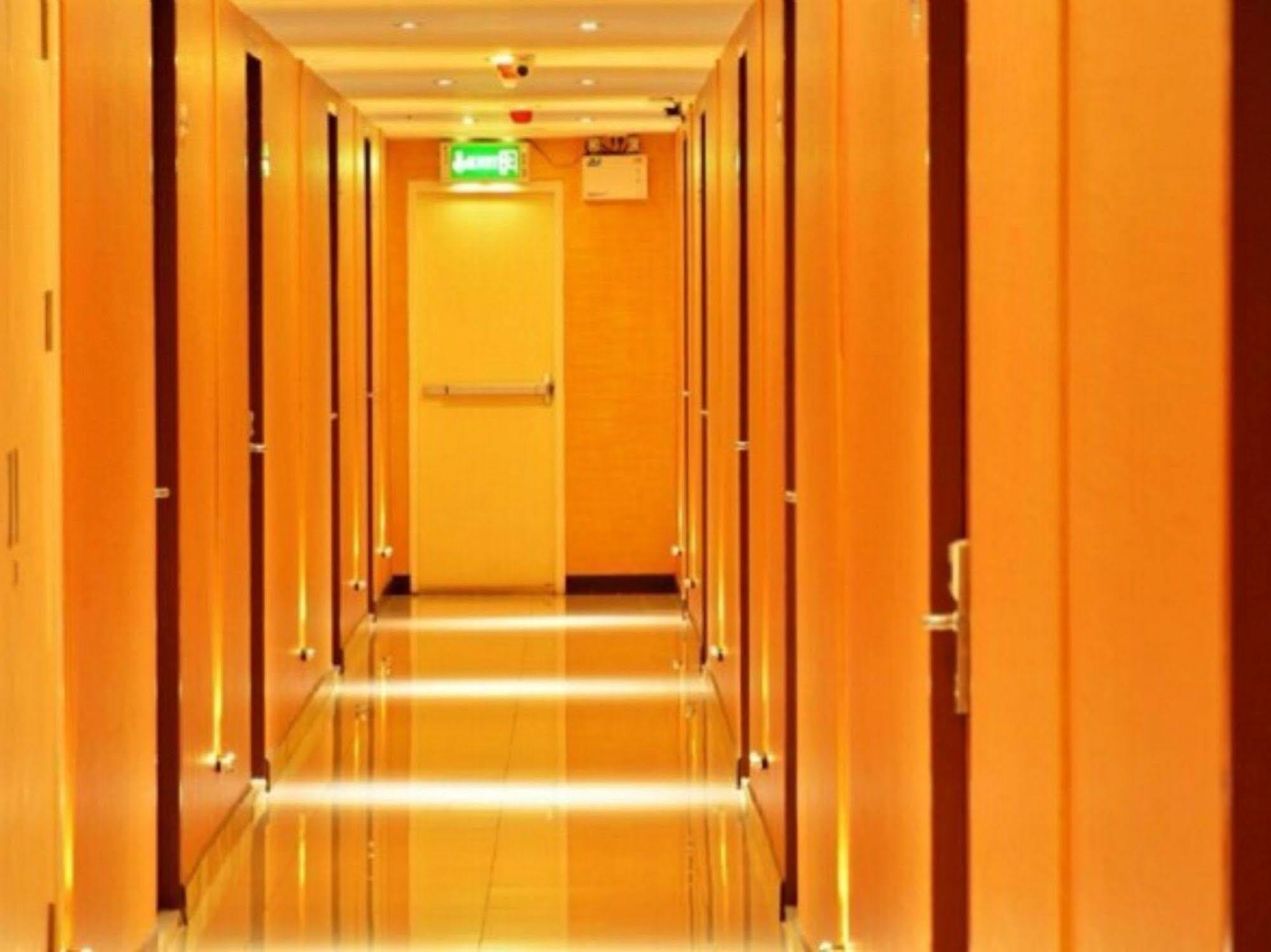 Oyo 460 Int Place Banguecoque Exterior foto